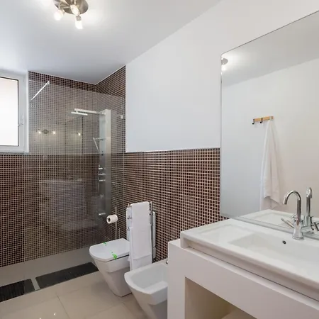 Private Pool And Sea View - Tropical Villa