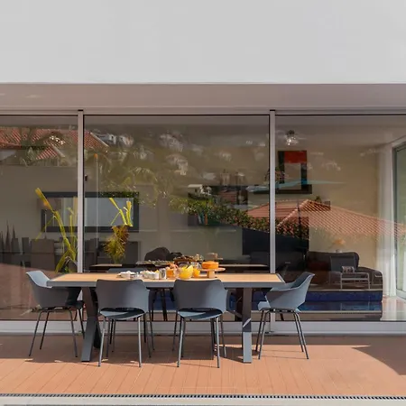 Private Pool And Sea View - Tropical