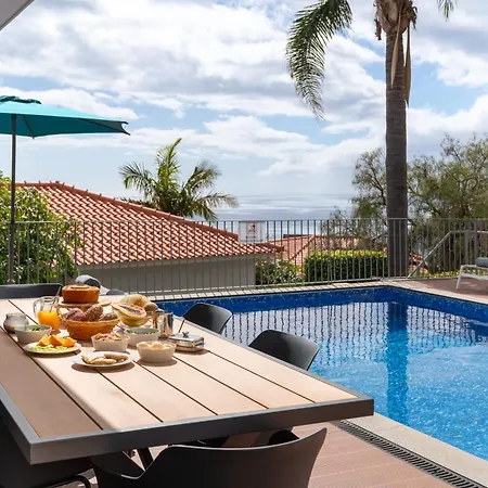 Private Pool And Sea View - Tropical