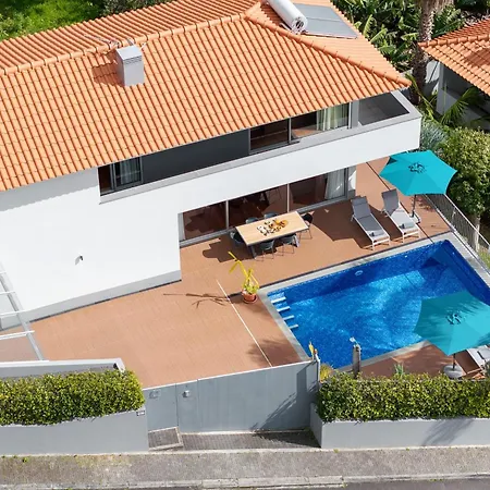Villa Tropical By An Island