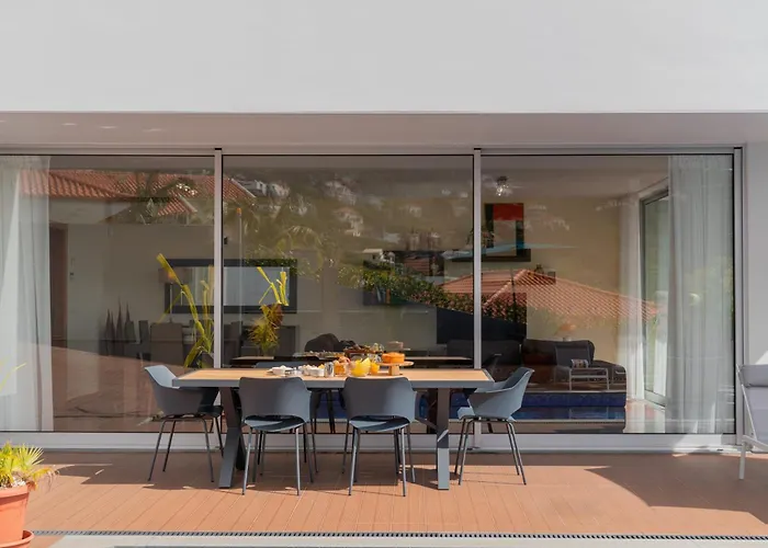 Private Pool And Sea View - Tropical